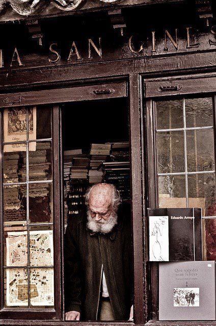 twosensesoneheart:- Bookstore, Librería San Ginés, Calle del Arenal - Madrid