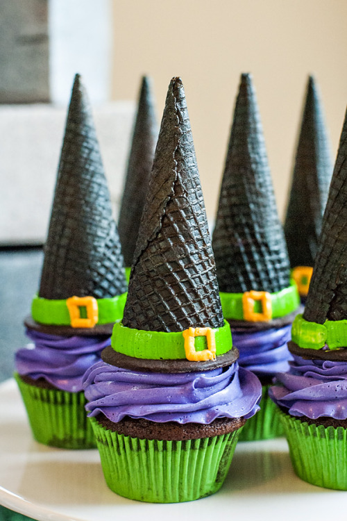 confectionerybliss:  Monster’s Ball Halloween Party {Bats, Witches & More!} | HWTM