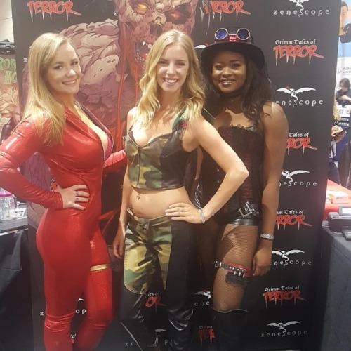 Stop by booth 2301 for a picture with Red Agent, Robyn Hood, and Van Helsing! We also have the gelat