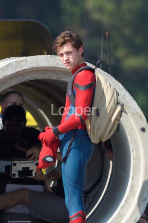 comicbookstuffdaily:First Look At Tom Holland In The Wall-Crawler’s New Suit On The Set Of Spider-Ma