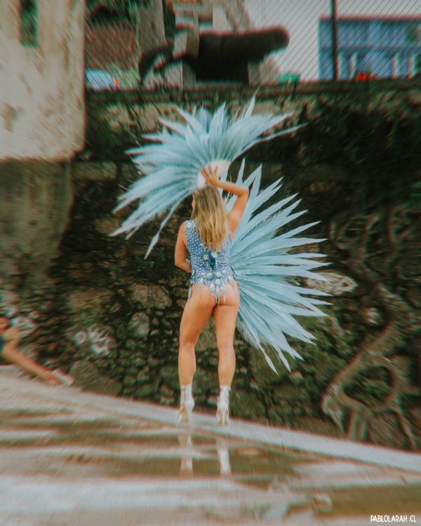 The Girl with Blue Feathers aka Carnaval is near at Praia Vermelha #woman #blue #feathers #bluefeathers #carnaval #costume #beach #sugarloaf #praiavermelha #beach #lifeisabeach #sunshades #riodejaneiro #summer #brasil #brazil
.
.
.
.
Made with ❤ &...