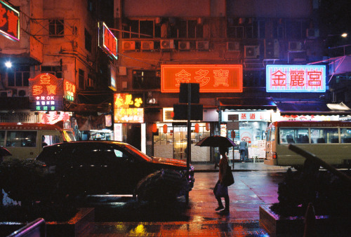 fishmonkeycow:  Hong Kong nights | by fishmonkeycow