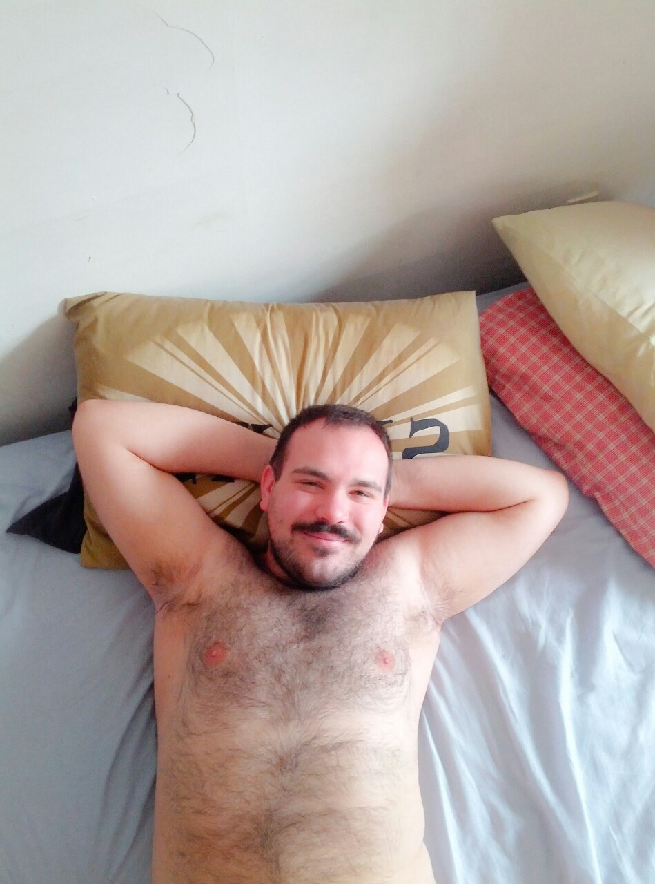 barebearx:  lightpocket:  Kevin  ~~~~PLEASE FOLLOW ME ** ~ ♂♂ OVER 30,500  FOLLOWERS~~~~~~