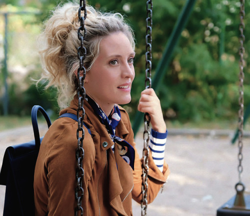 Evelyne Brochu as Isa in Trop 2