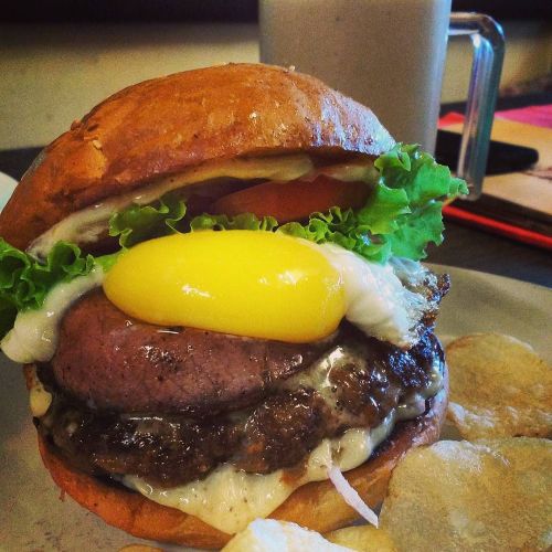 eggstaculareggs: #beef #pork #friedeggs #bluecheese #vegggies #jumboburger #guiltypleasures :P by p