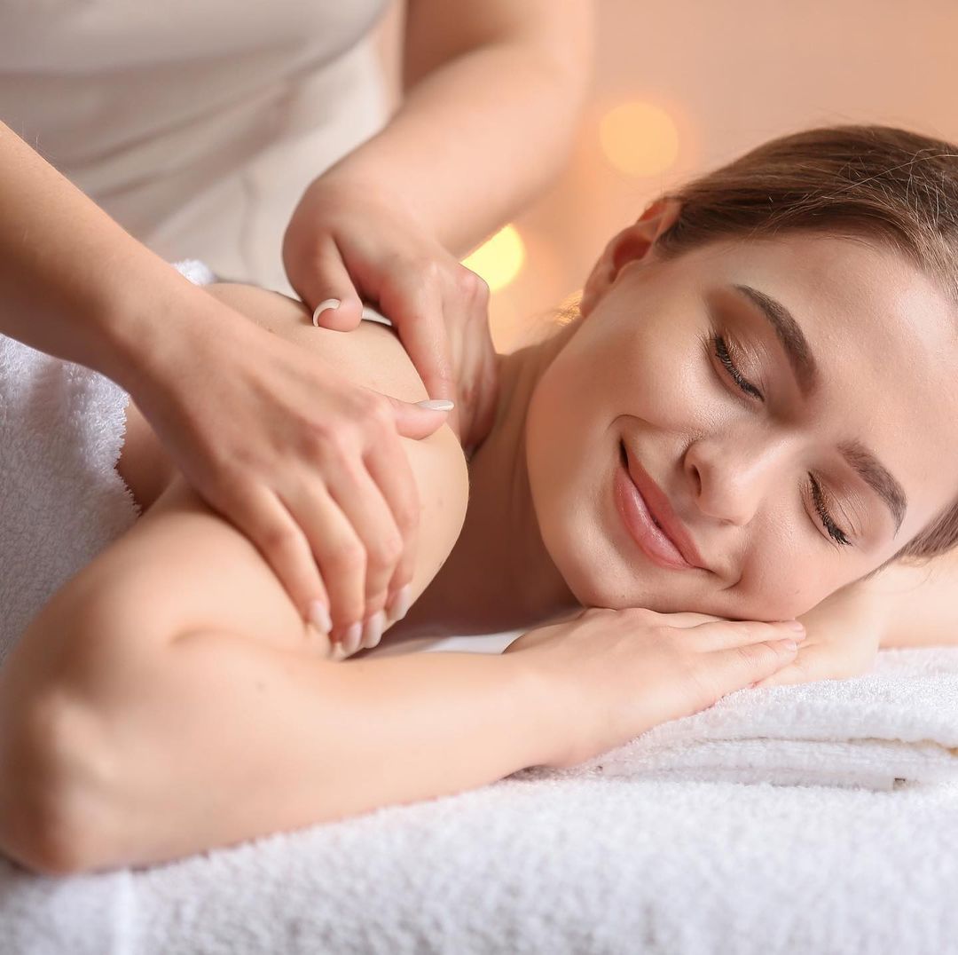 serenityspas:
“Massage increases blood circulation and removes toxins in the body which results into enhanced mental and Physical fitness. Book now for a best message therapy with one of the best massage centre in Islamabad.
+923186223338 (at...