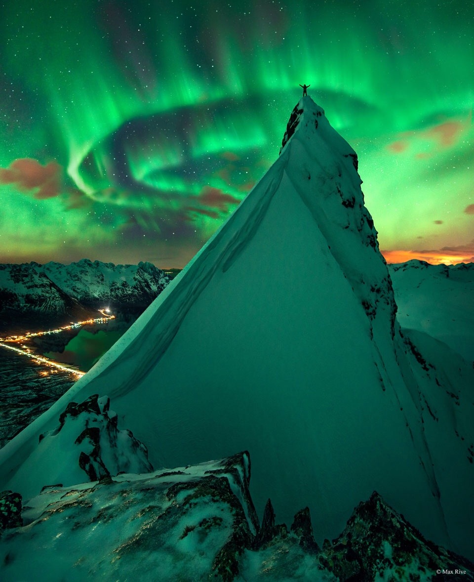 n-a-s-a:  organic—cigarettes:  Aurora over Norway source: Max Rive  