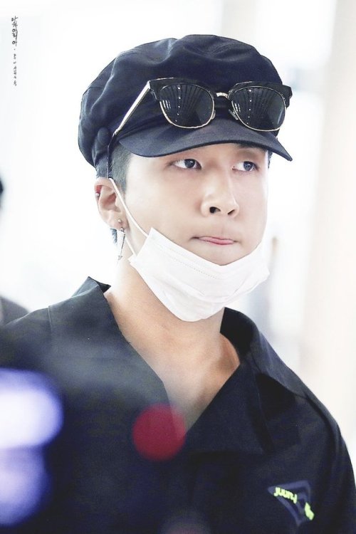 officialrovix:180920 Ravi @ Incheon Airport | © Dawon Aria