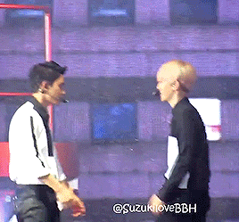 baehkkyun:  playful kids during playboy in hong kong (✿◠‿◠) 