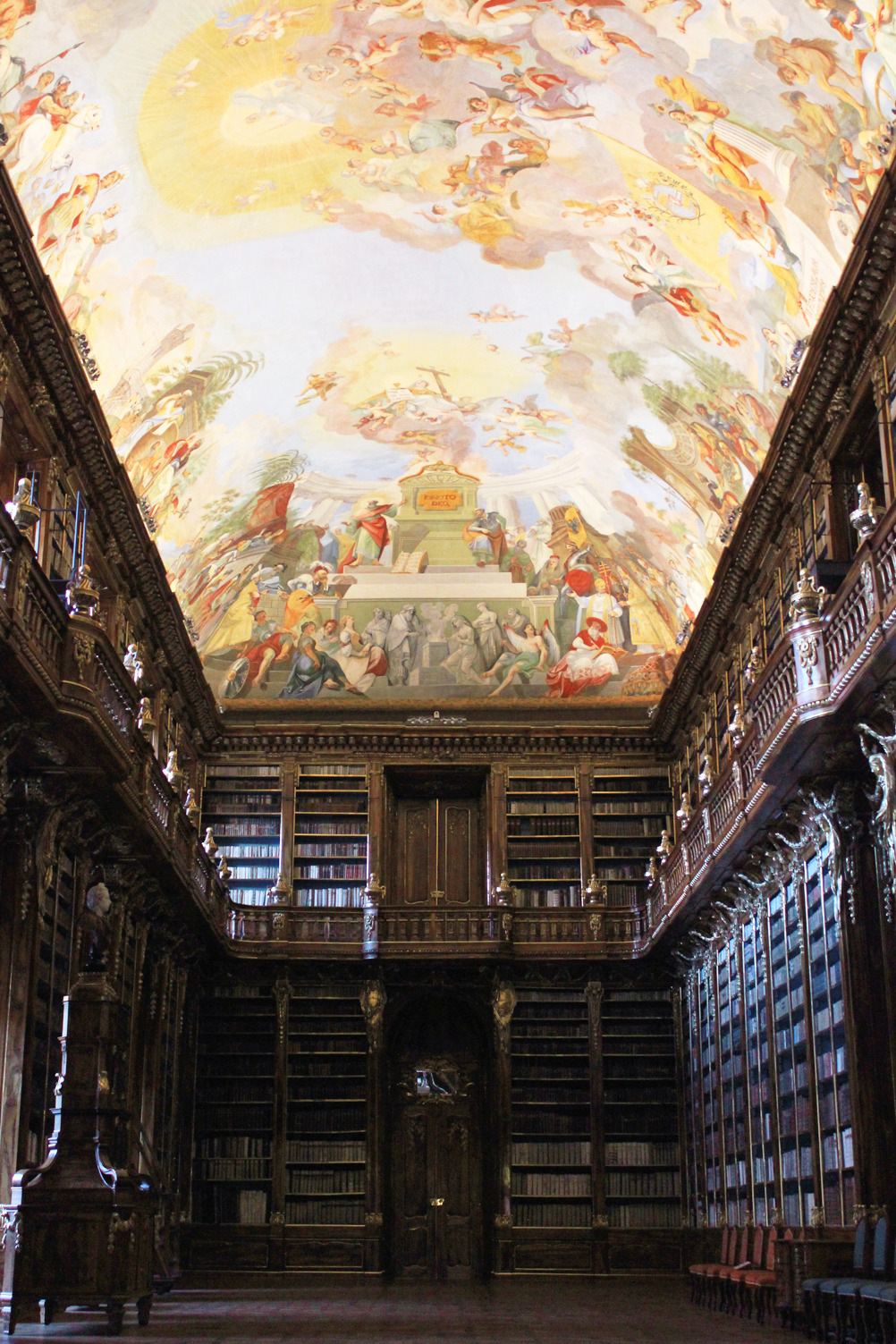 sassygapeach79:   caelumverse: Strahov Library, Prague | Paola F.   Gorgeous! 