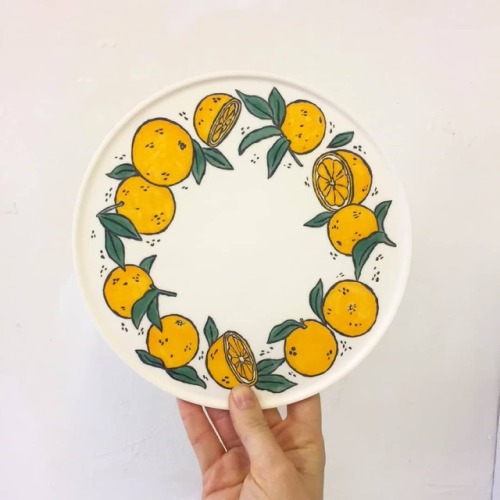 Painted on some plates, I enjoy citrus a lotinstagram: @savannah.storm