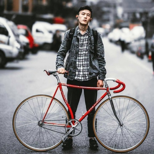 javi-ballestero: By @jenniferhurricane #fixieboy #fixero #pistero #fixo #fixed www.instagram