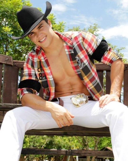 phd-bullrider:  Don’t keep me waiting cowboy, let’s see what you have to offer