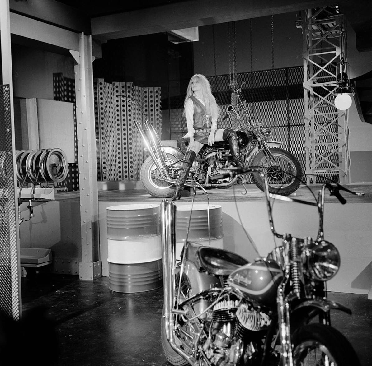 isabelcostasixties:  Brigitte Bardot on one Harley Davidson and Serge Gainsbourg