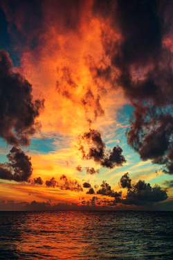 wonderous-world:  Sunset Maldives by Maxim