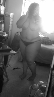 msdymonddiva:  Loving my nakedness…lol