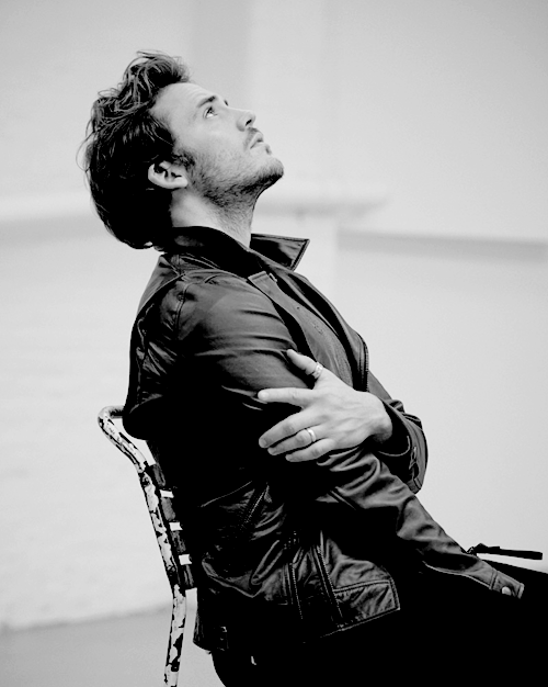  Sam Claflin photographed by Eric Guillemain 