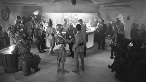 Creating the cantina bar for Star Wars 1977 @retrostarwarsstrikesback