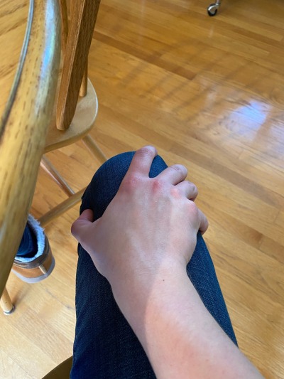 testosteronebutch-moved-deactiv:testosteronebutch-moved-deactiv:I love catching women staring at my hands. It’s like, yes, I do this for you and only you. 😏💕For the fans of dyke hands 👀(Please excuse my slippers)
