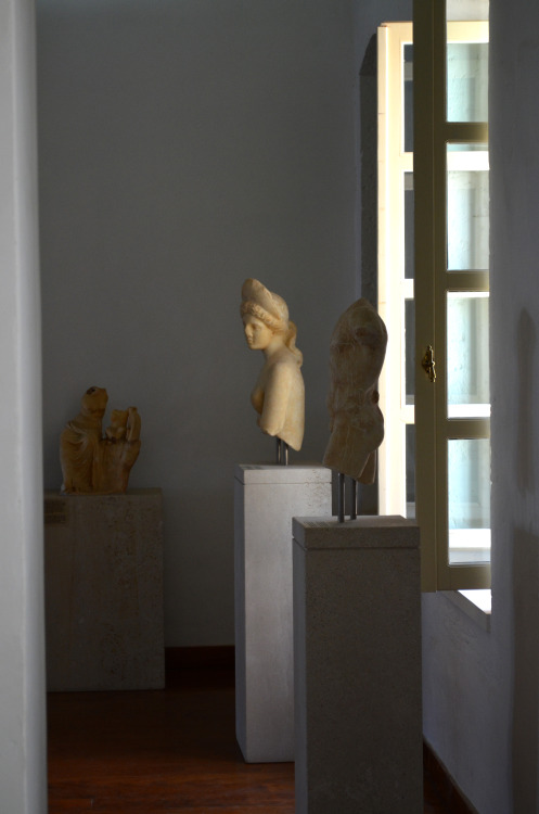 Crete, Archaeological Museum of Kissamos:Λ418, Kissamos, Raisakis plot 2005, Naked marble torso of A