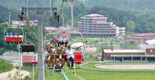 War Veterans Enjoy Themselves at Yangdok Hot Spring Resort [July 31 Juche 109 (2020) KCNA]The partic