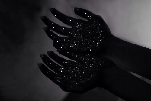 jenniferbbg98:  on We Heart It - http://weheartit.com/entry/156064435  Manos sobre