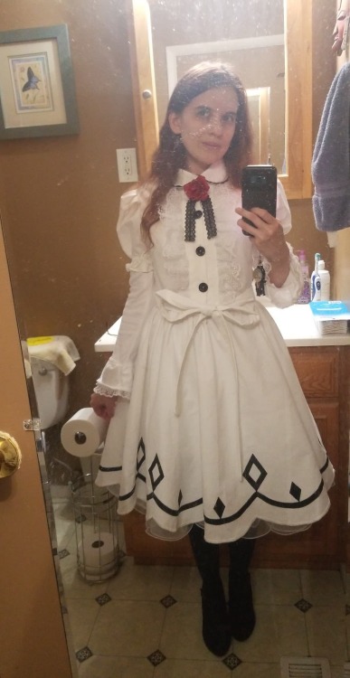 Two weeks ago, at the beginning of April, I finished sewing my new cosplay. Tuesday Simmons from the