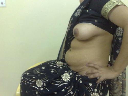 prythm:  Desi Bhabhi in black saree - Part 2/3 Follow http://prythm.tumblr.com/ for more… KIK: Prythm