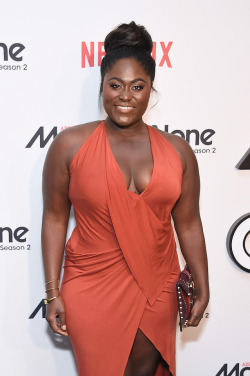 -casuallyme:  naturalbellaa:  jehovahhthickness:  soph-okonedo:   Danielle Brooks attends the Netflix Master Of None S2, Premiere NY Screening 2017 on May 11, 2017 in New York City    She just makes me so happy to be dark.  Gorgeous and she deserves all