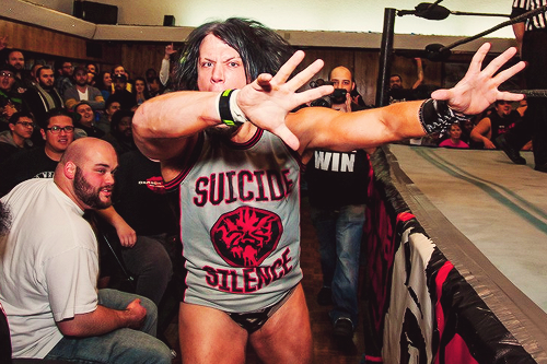 sugarhoneybeehair:  mseeriebusiness:  credit [*]  Oh whitney, just look at him LOOK
