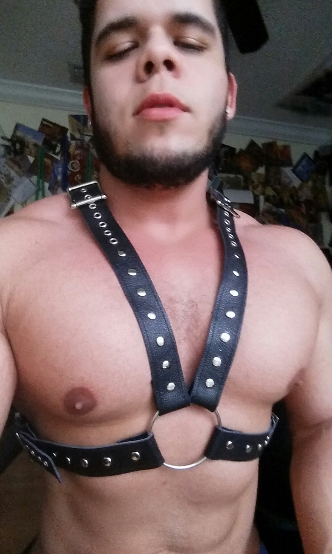 sodomymcscurvylegs:  If only I could wear this around like my Witcher medallion.