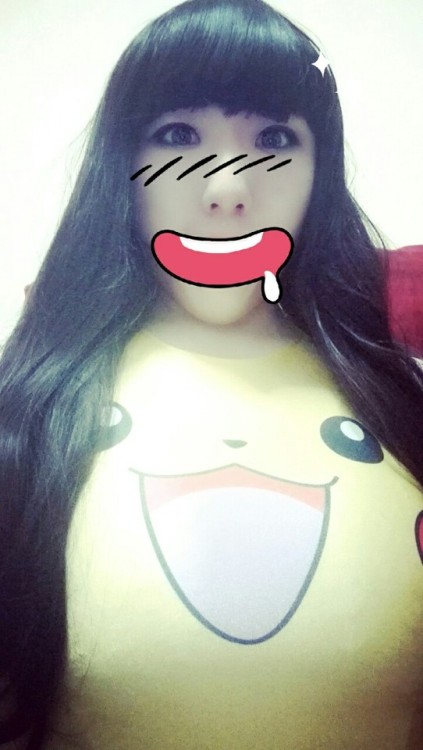 suckmy-cock: tiffanyshemale: pikachu~ 好可爱！ 大量精彩萝莉视频资源出售，私信留下你的QQ(没有的话那就留微信，最好用Q)诚信交易，非诚勿扰，伸手党止步，我没那么