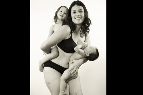 bethanyactually:aspotofgobbeh:“Fed up with the false ideals around post-baby beauty, photograp