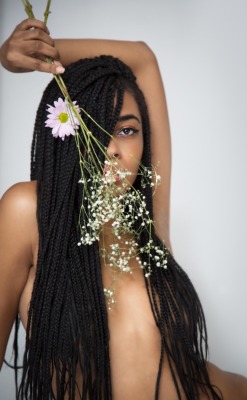 blackfashion:  Imani, 22, Philadelphia Shekeepsonpassingmeby.tumblr.com