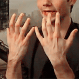 obrienschicken:  Dylan + hands 