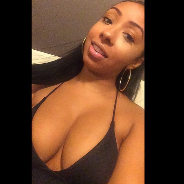 worldstarhoney:  @sheza_druq 😍😍😍 #WCW by jugztagram Bitches Freaking Off