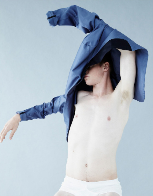 fancypale:   Christian L’Enfant Roi SS13.  ᴘ ᴀ ʟ ᴇ  ʙ ᴏ ʏ s 