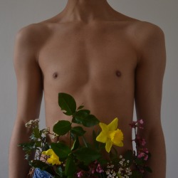 offgloss:  TAKE MY SKIN x FLOWERS