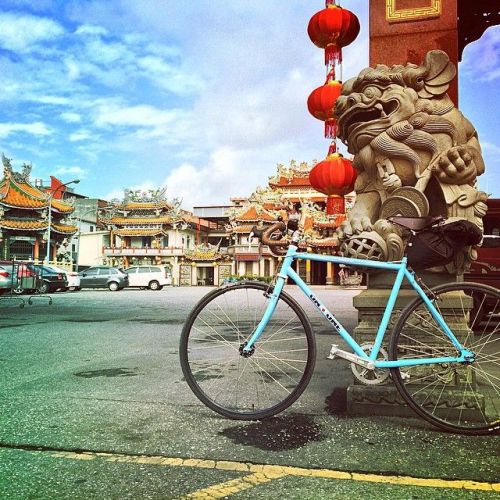 primalfixed: This is a picture of a bike in Hualien, Taiwan. It was built and ridden in Brighton, ma