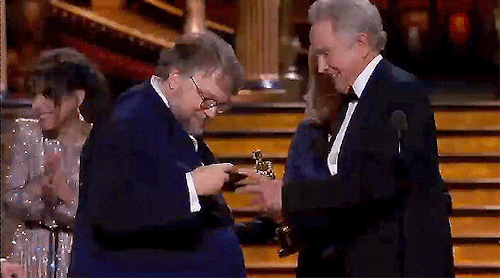 captainpoe:#Guillermo Del Toro #checking if the card is correct #amazing