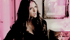 Voir un profil - Paoline Versace Tumblr_inline_oxfljjEUJt1qlt39u_250