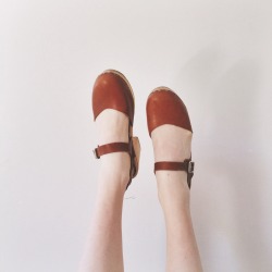 helloancolie:  I’m trying to wear my clogs