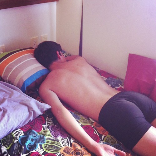 onlycuteguys:  Well thats a nice ass ;) <333 