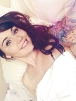 jordy-rose:  my bed is so cosy, can I just stay here all day?