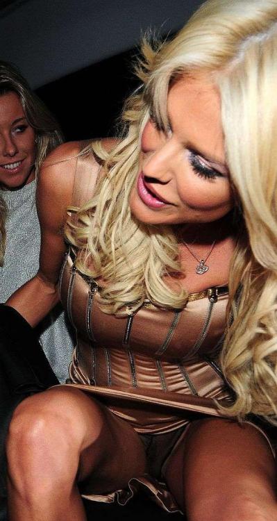 cruzingratiot:  Victoria Silvstedt Crotch shot seethrough