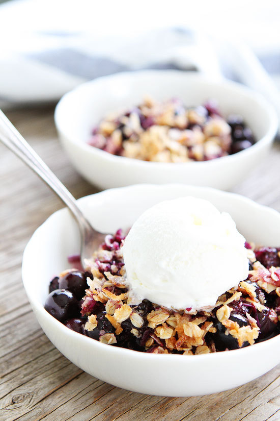 foodffs:  Blueberry Coconut CrispReally nice recipes. Every hour.Show me what you