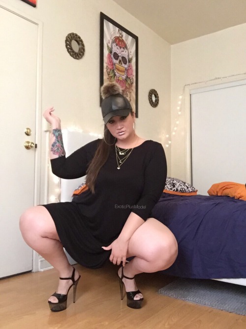 exoticplusmodel:  BBW legs and feet 😍👌🏼 yummmm www.iLoveExoticPlus.xxx Bookings: ExoticPlusBookings@gmail.com 🤑