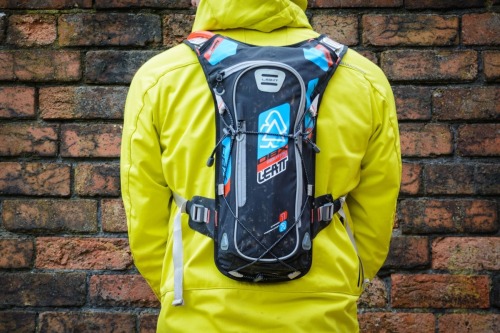 singletrackworld.com/reviews/mini-grouptest-backpacks-with-back-protectors/