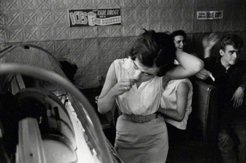 joeinct:  Brooklyn Gang (Girl Fixing Hair by Jukebox), Photo by   Bruce Davidson, 1959 