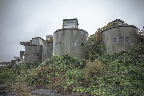 XXX elugraphy:092 Abandoned restaurant in Okayama. photo